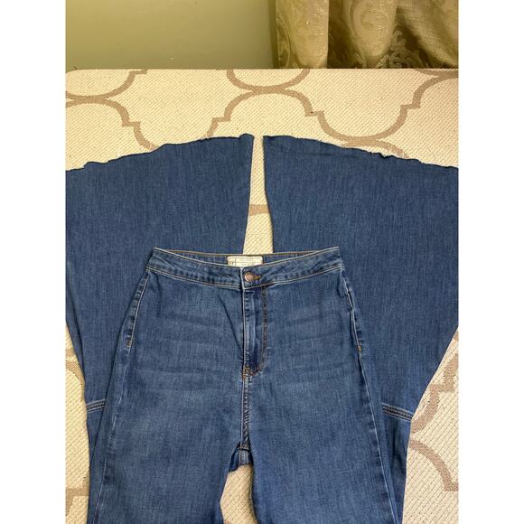 Free people Just Float on Flare Jeans High Rise stretch raw hem blue, size 26 - Picture 2 of 15